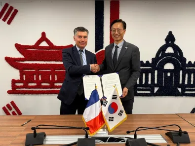 Pascal Faure, Directeur général de l’INPI, et Kim Yong Sun, Ministre de la Propriété intellectuelle de la République de Corée