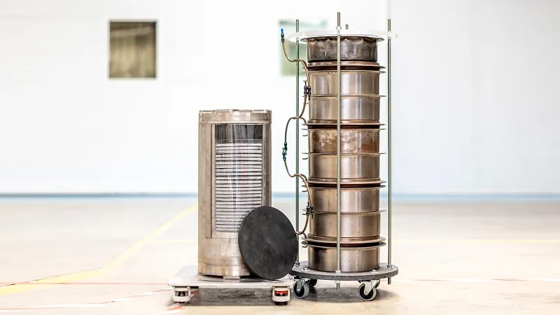 La méthode du groupe de recherche du CNES consiste à mélanger de l’hydrure de magnésium à des additifs métalliques et du graphite. © OEB