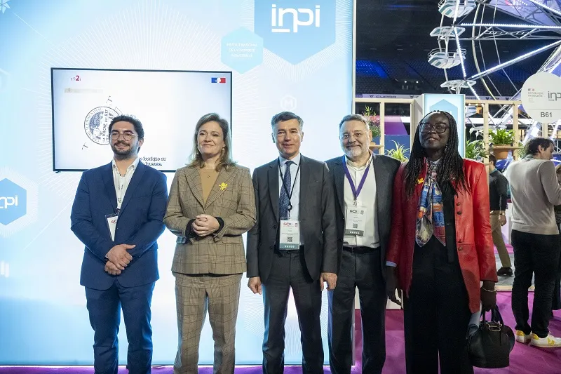 Olivia Grégoire, Ministre déléguée chargée des Entreprises, du Tourisme et de la Consommation, est venue échanger avec Pascal Faure, sur le stand de l’INPI