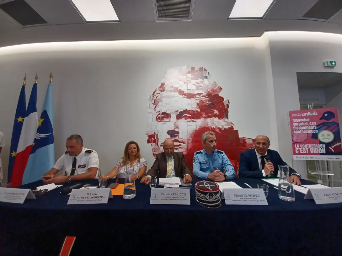 De gauche à droite : Arnaud Browaëys, Delphine Sarfati, Christian Taricco, Mikaël Le Pimpec, Eric Catapano