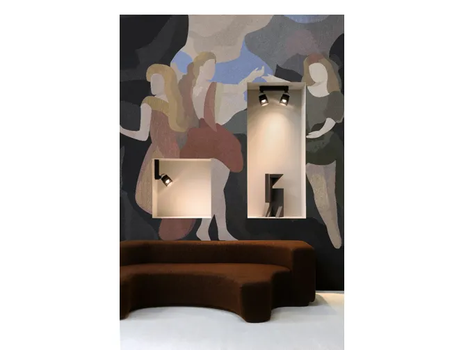 Collection MOD -  © Morgane Le Gall - Design : Stefan Diez - Direction artistique : Normal Studio - Stylisme : Aurélie des Robert - Papier-peint Folies, design : Laura Pozzi, Londonart ; Sofa Lara, design : Pamio/Massara/Toso, Stilwood ; Sculpture : Joanick Becourt