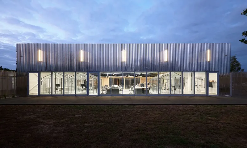 Sammode Research & Innovation Center, Lamotte-Beuvron, France -  © David Foessel -Architectes : FREAKS Architecture